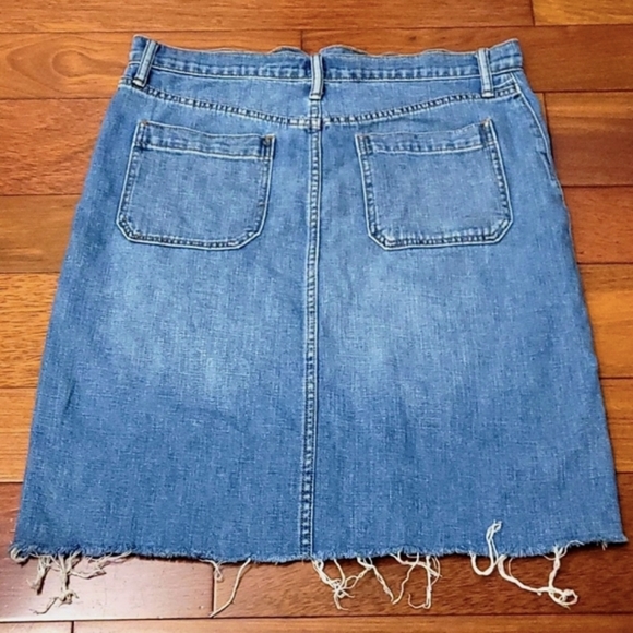 GAP Button fly jean skirt - Picture 2 of 8